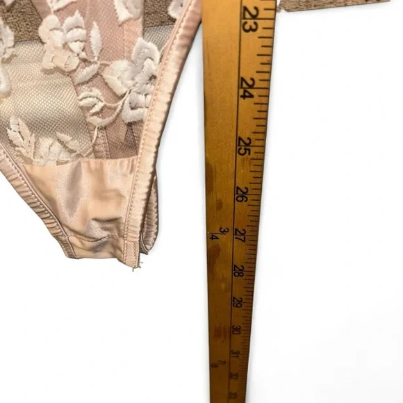 Bras N Things Pink Floral Lace Bodysuit - Picture 6 of 10